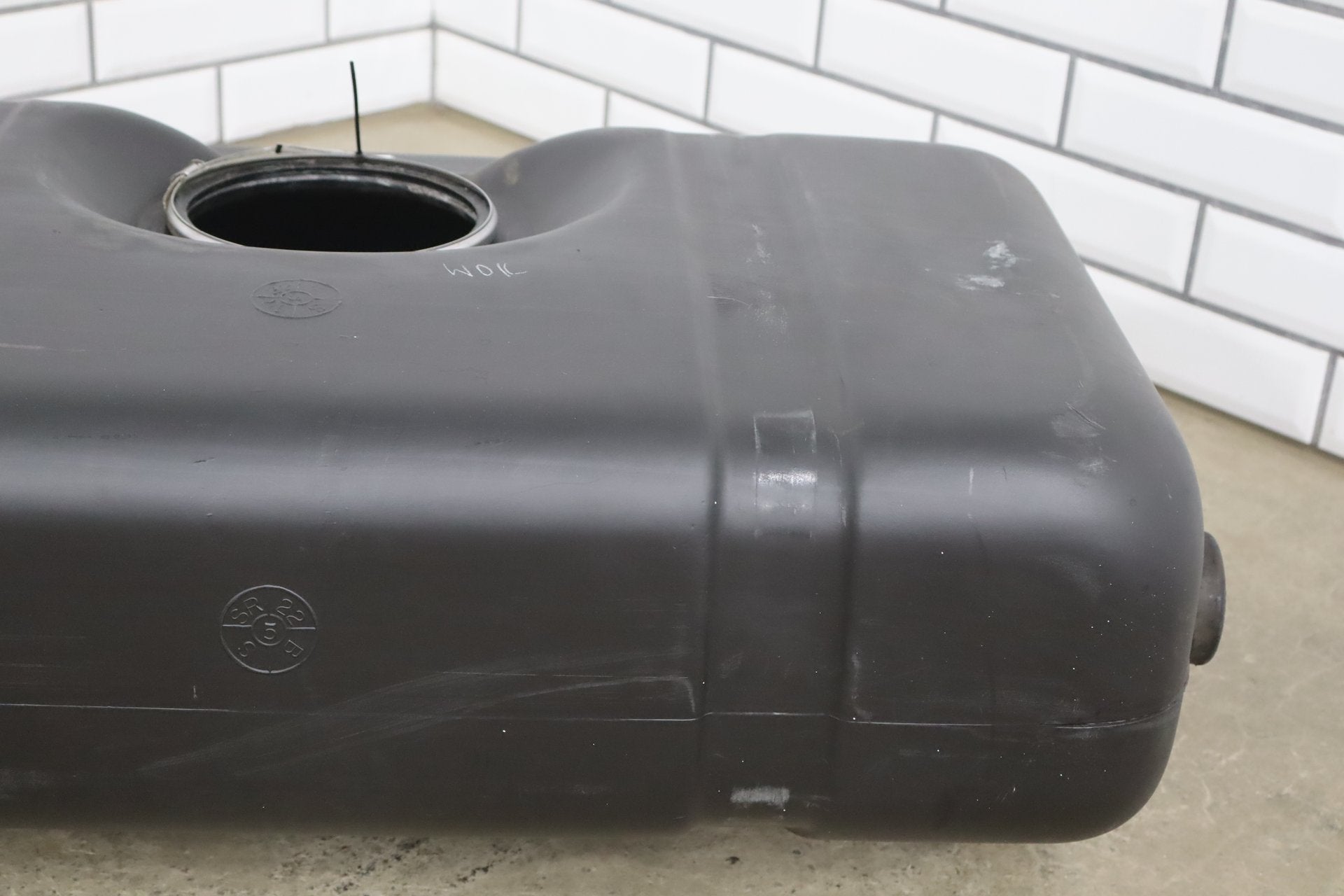 92-95 Dodge Viper RT/10 OEM 22 Gal Fuel Tank 4642448 No Pump Low 15k Miles