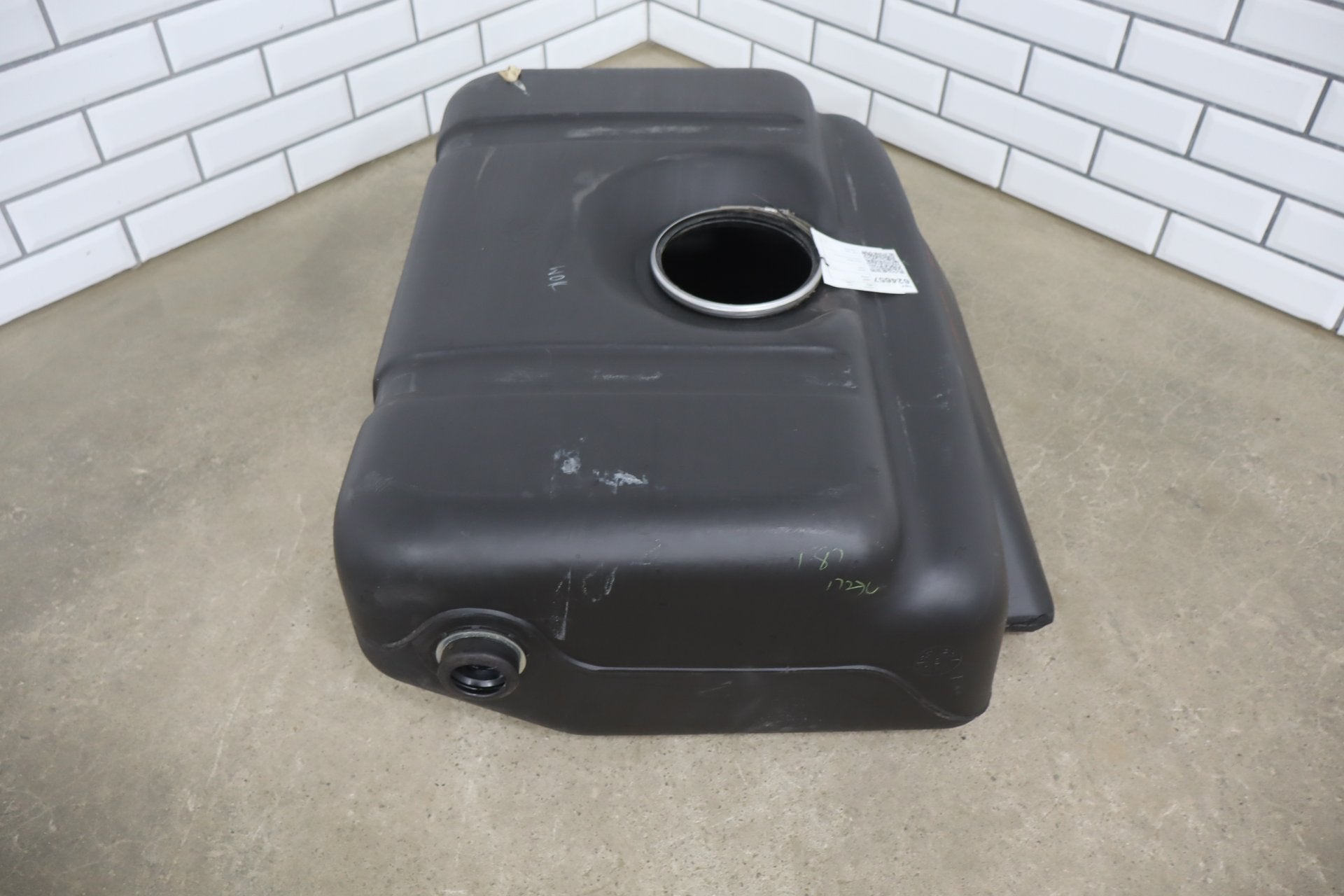 92-95 Dodge Viper RT/10 OEM 22 Gal Fuel Tank 4642448 No Pump Low 15k Miles