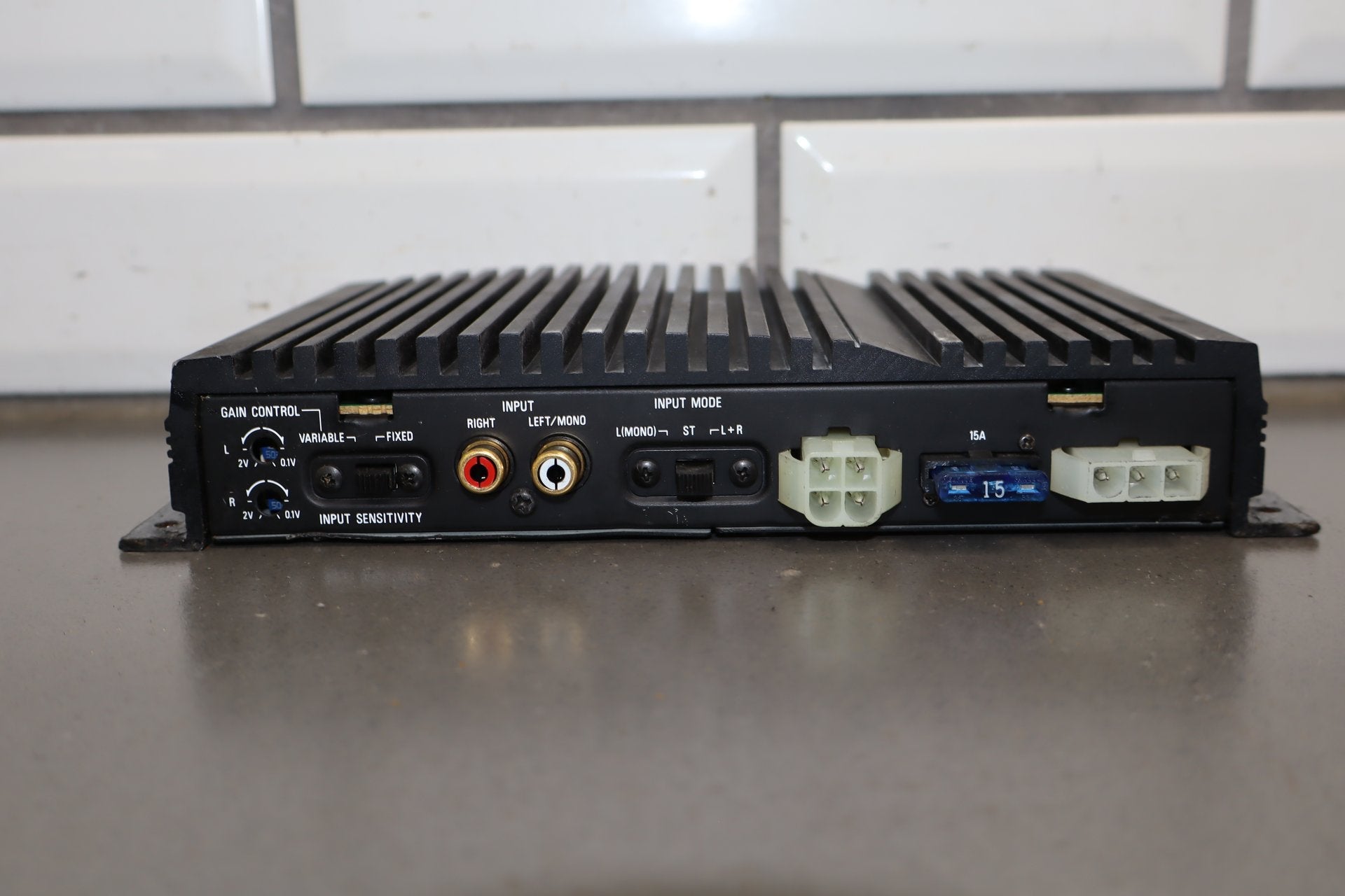 92-95 Dodge Viper RT/10 OEM LH Radio Amplifier 4643022
