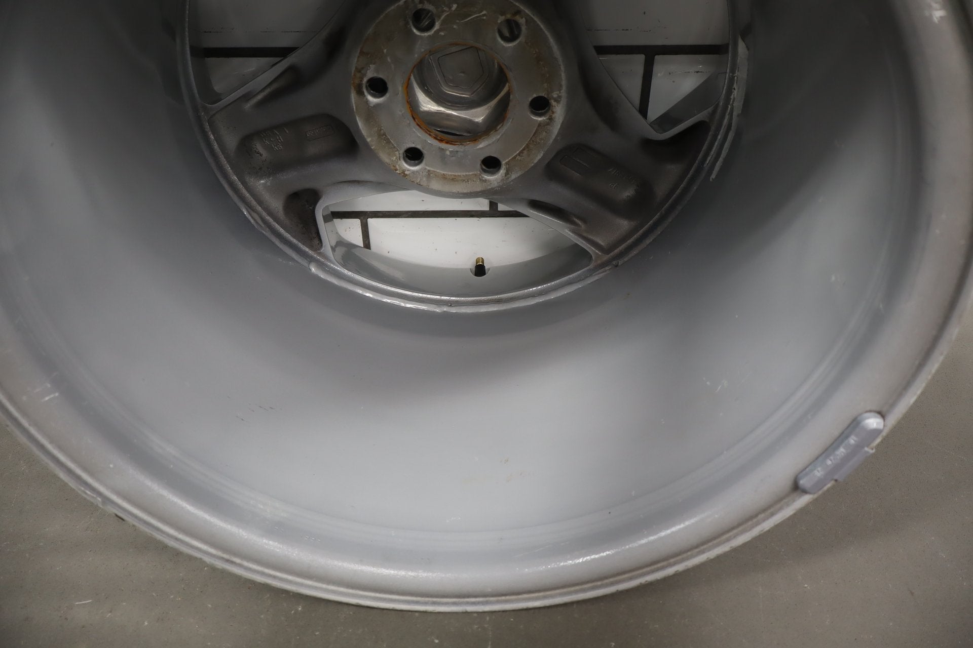 92-95 Dodge Viper RT/10 OEM Rear LH Alloy Wheel 17x13 Silver Tri-Spoke