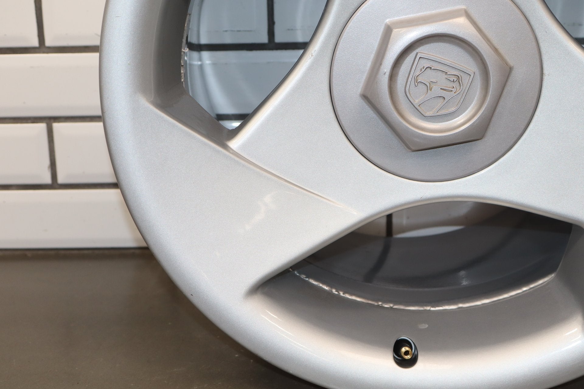92-95 Dodge Viper RT/10 OEM Rear LH Alloy Wheel 17x13 Silver Tri-Spoke