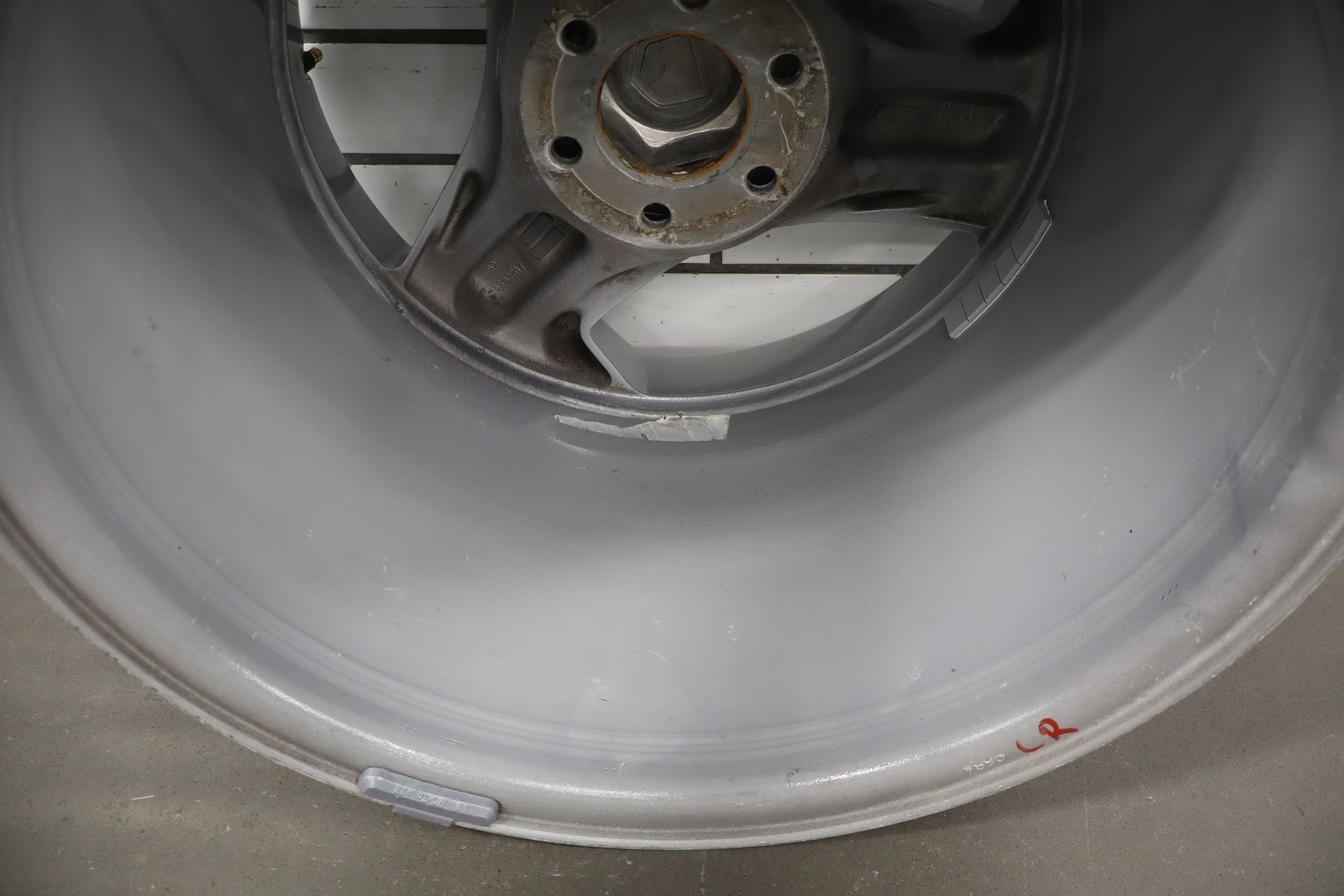 92-95 Dodge Viper RT/10 OEM Rear LH Alloy Wheel 17x13 Silver Tri-Spoke