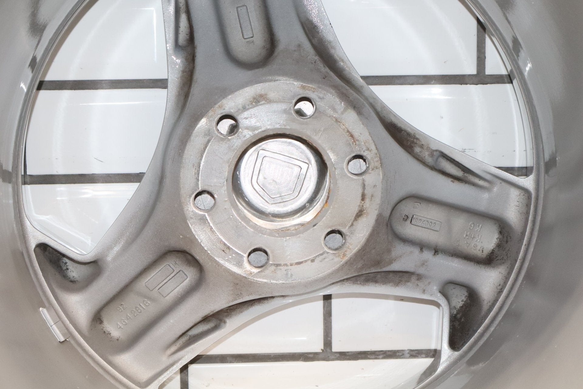 92-95 Dodge Viper RT/10 OEM Rear RH Alloy Wheel 17x13 Silver Tri-Spoke