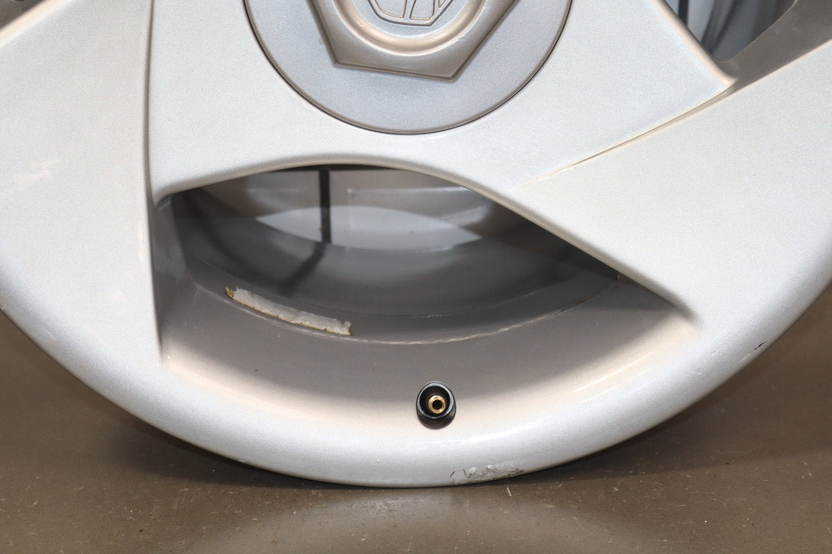 92-95 Dodge Viper RT/10 OEM Rear RH Alloy Wheel 17x13 Silver Tri-Spoke