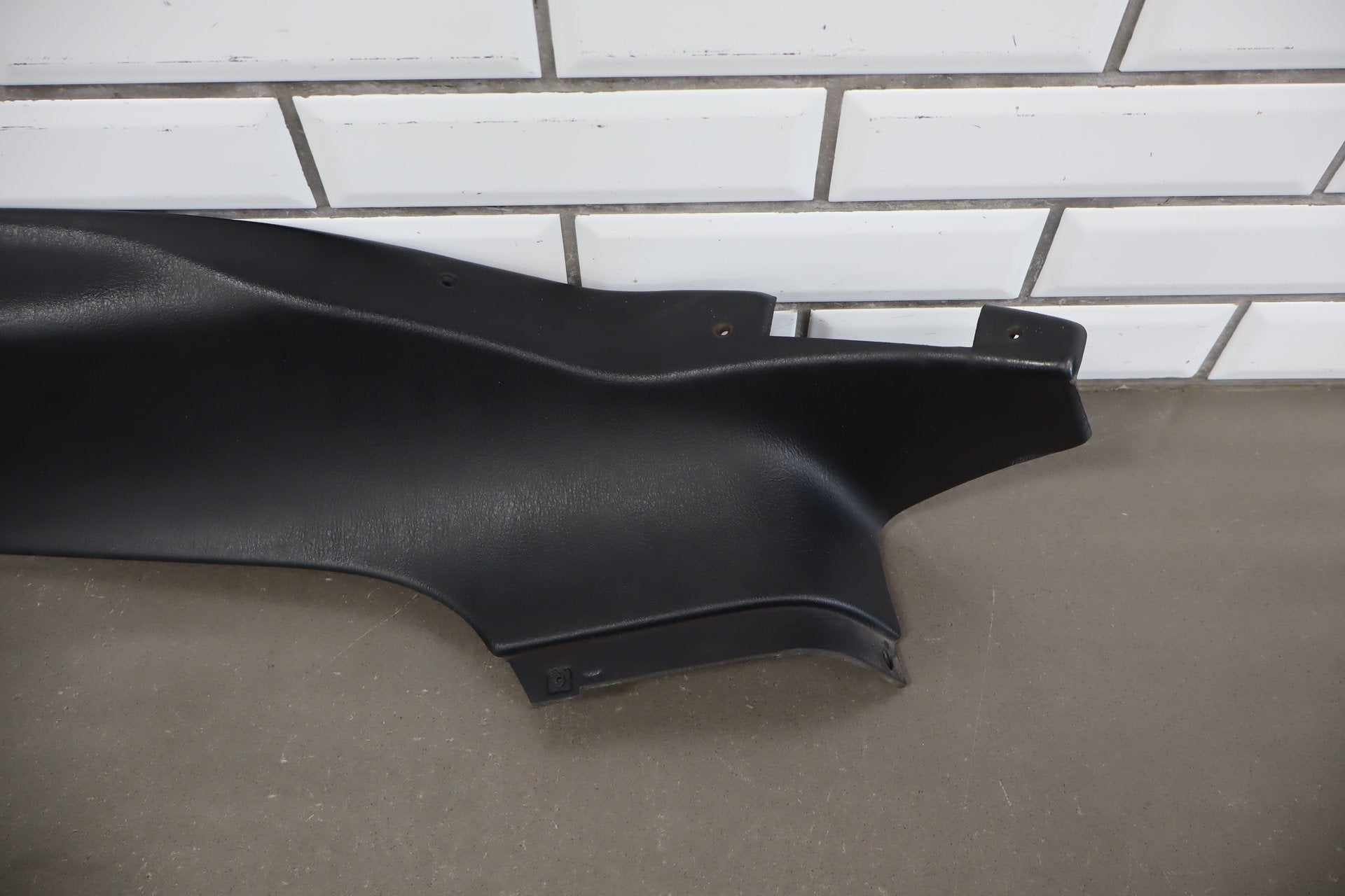 92-95 Dodge Viper RT/10 OEM RH Interior B-Pillar Trim Black