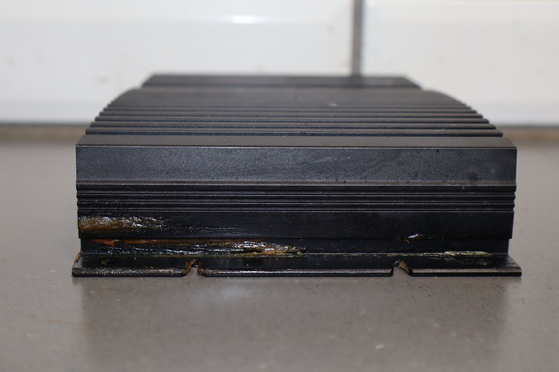 92-95 Dodge Viper RT/10 OEM RH Radio Amplifier 4709205