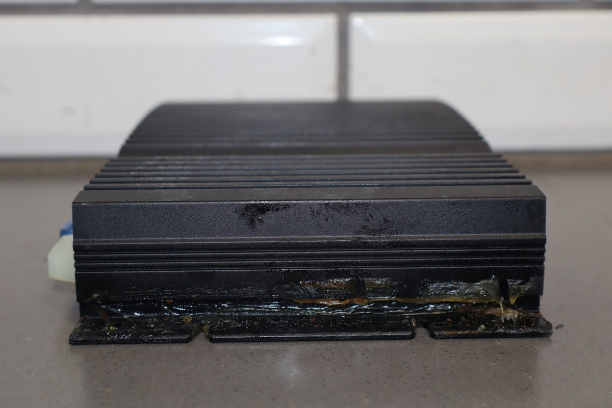 92-95 Dodge Viper RT/10 OEM RH Radio Amplifier 4709205