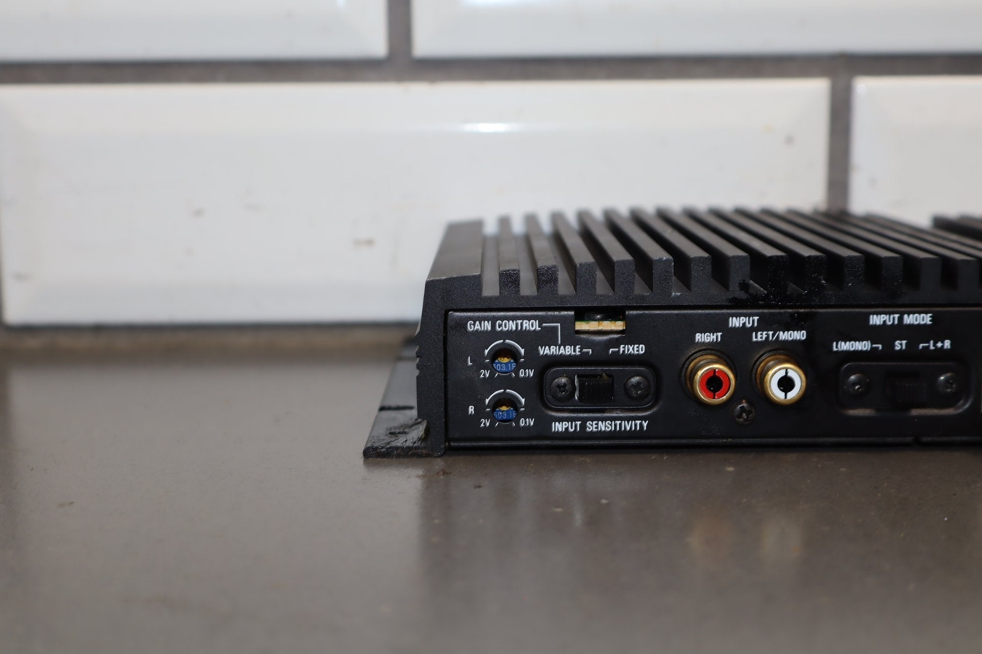 92-95 Dodge Viper RT/10 OEM RH Radio Amplifier 4709205