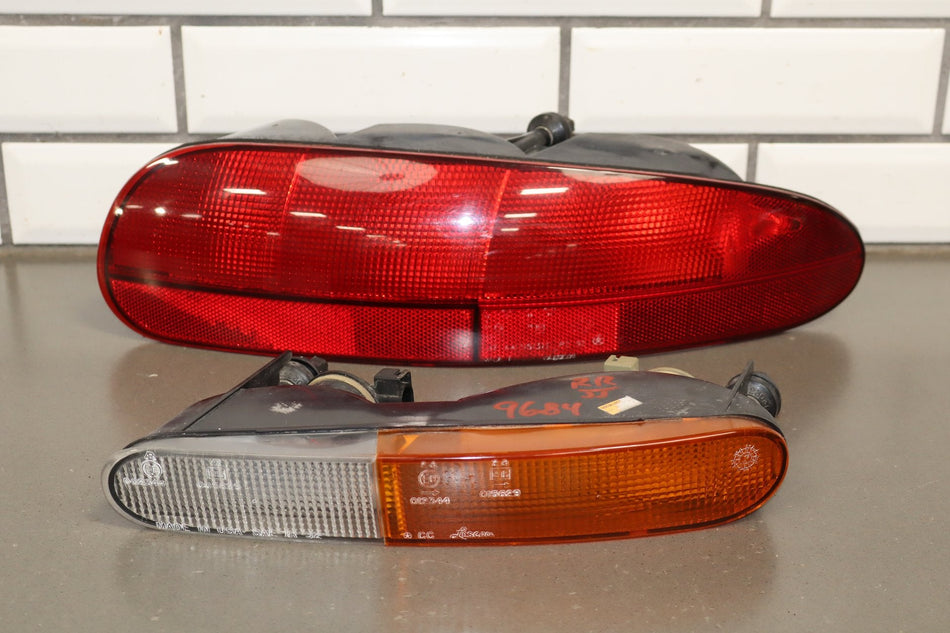 92-95 Dodge Viper RT/10 OEM RH Tail Light 4642102 Low 15k Miles