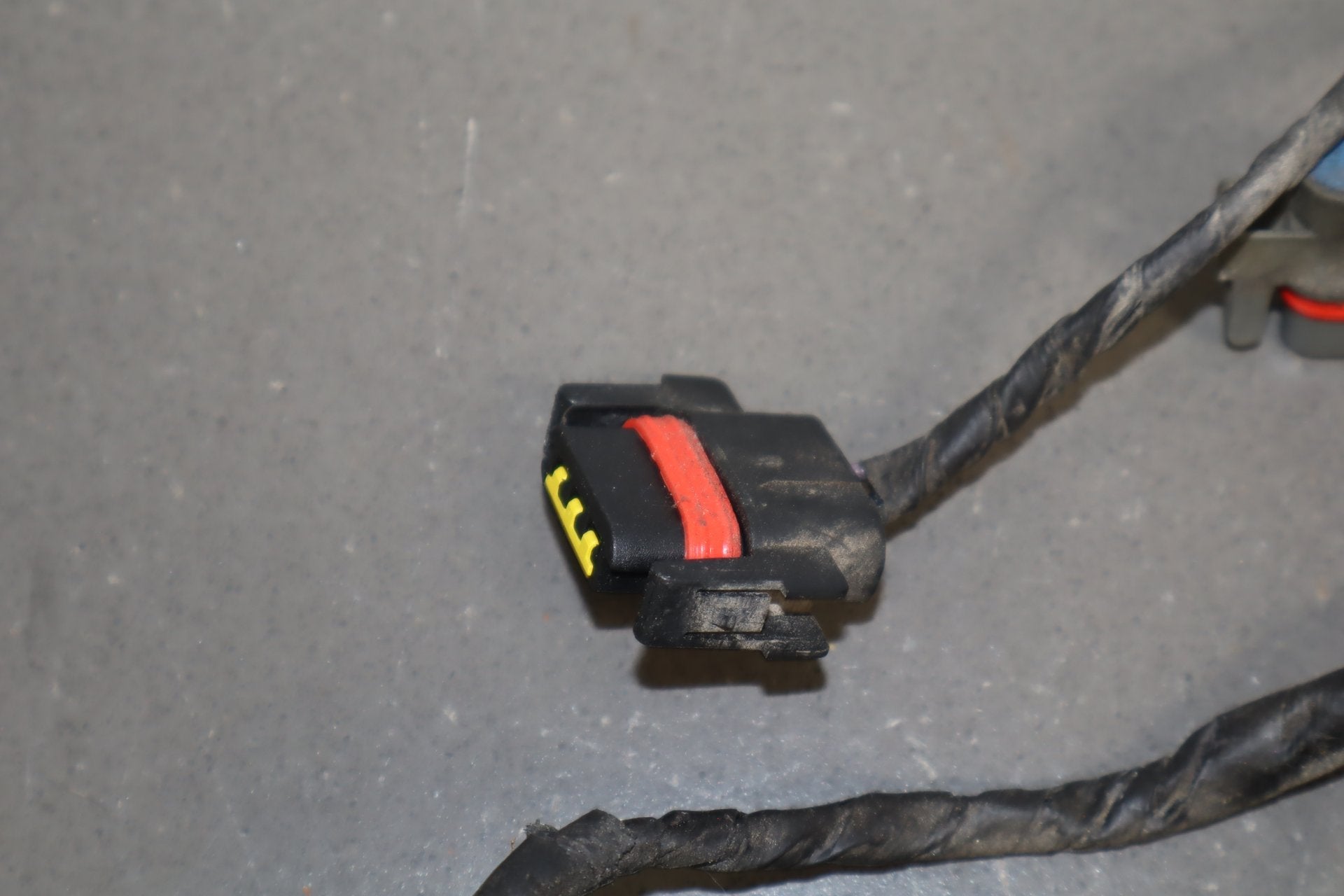 92-95 Dodge Viper RT/10 OEM RH Taillight Wiring Harness with Bulbs