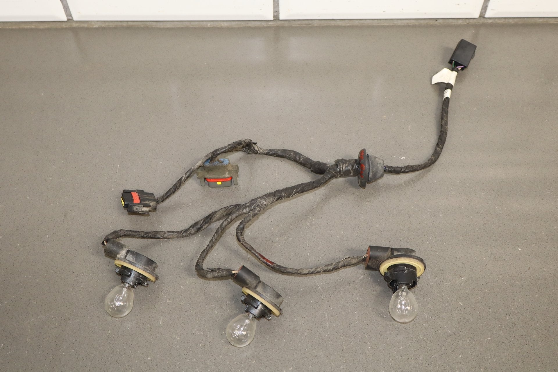 92-95 Dodge Viper RT/10 OEM RH Taillight Wiring Harness with Bulbs