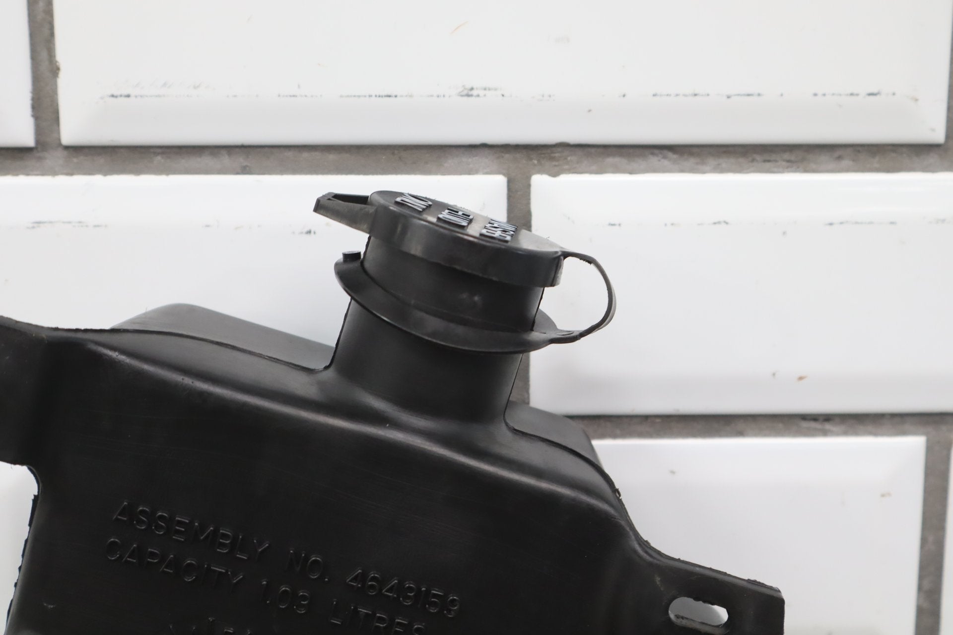 92-95 Dodge Viper RT/10 OEM Washer Bottle 4643159 w/Pump & Lid Low 15k Miles