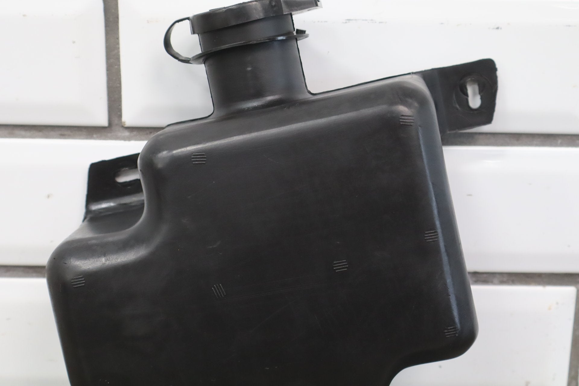 92-95 Dodge Viper RT/10 OEM Washer Bottle 4643159 w/Pump & Lid Low 15k Miles