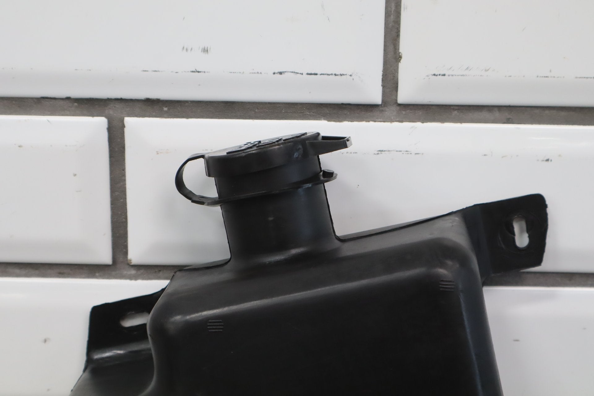 92-95 Dodge Viper RT/10 OEM Washer Bottle 4643159 w/Pump & Lid Low 15k Miles
