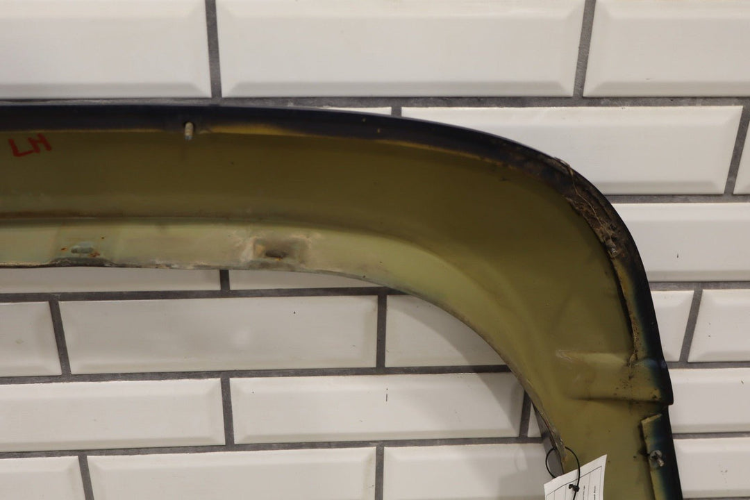92 - 98 Chevrolet Suburban GMT400 Left Rear Wheel Arch Moulding Adriatic Blue 39