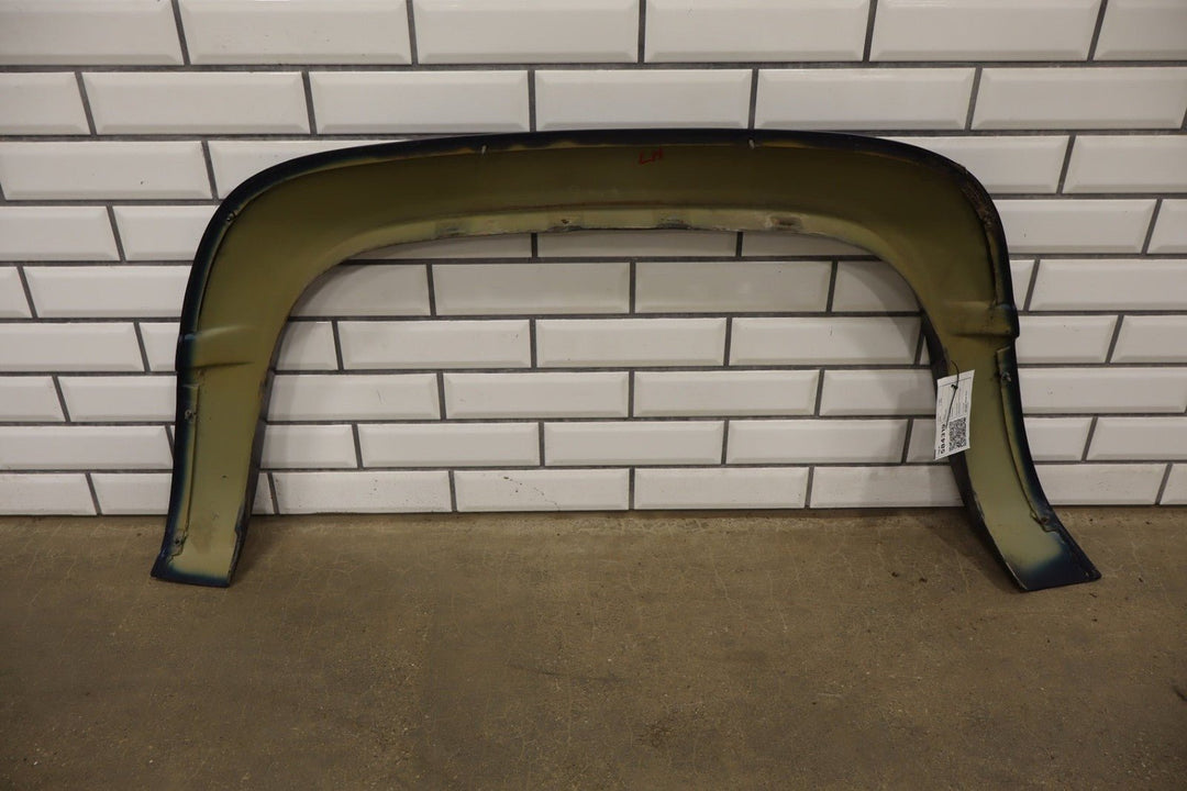92 - 98 Chevrolet Suburban GMT400 Left Rear Wheel Arch Moulding Adriatic Blue 39