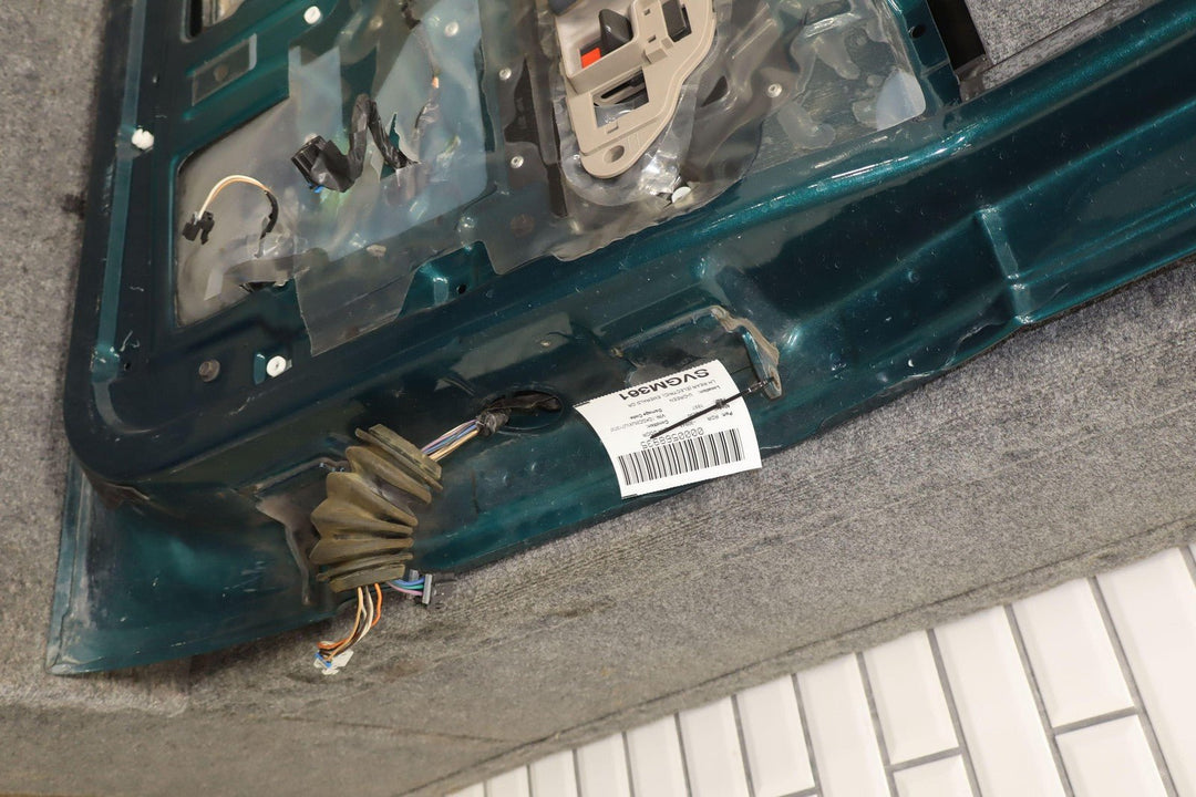 92 - 99 Chevy GMC Suburban GMT400 Left Rear Door Emerald Green 43U