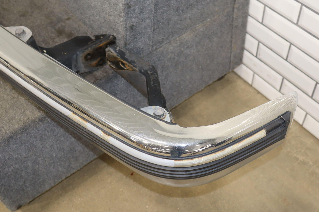 92 - 99 Chevy GMC Truck SUV GMT400 Chrome Front Bumper Assembly OEM