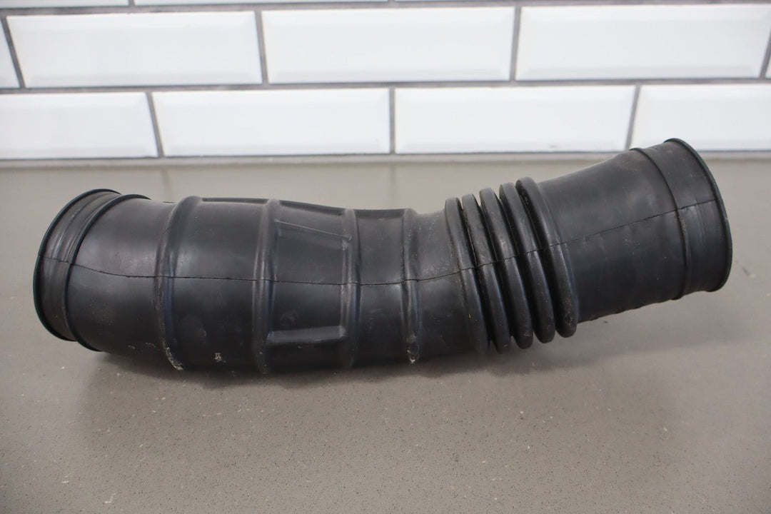 93 - 94 Toytoa Land Cruiser (1FZFE Engine) OEM Air Intake Tube Z17881 - 66080