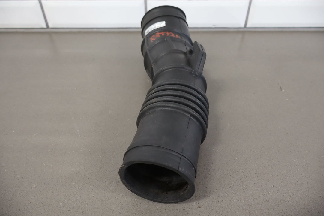 93 - 94 Toytoa Land Cruiser (1FZFE Engine) OEM Air Intake Tube Z17881 - 66080