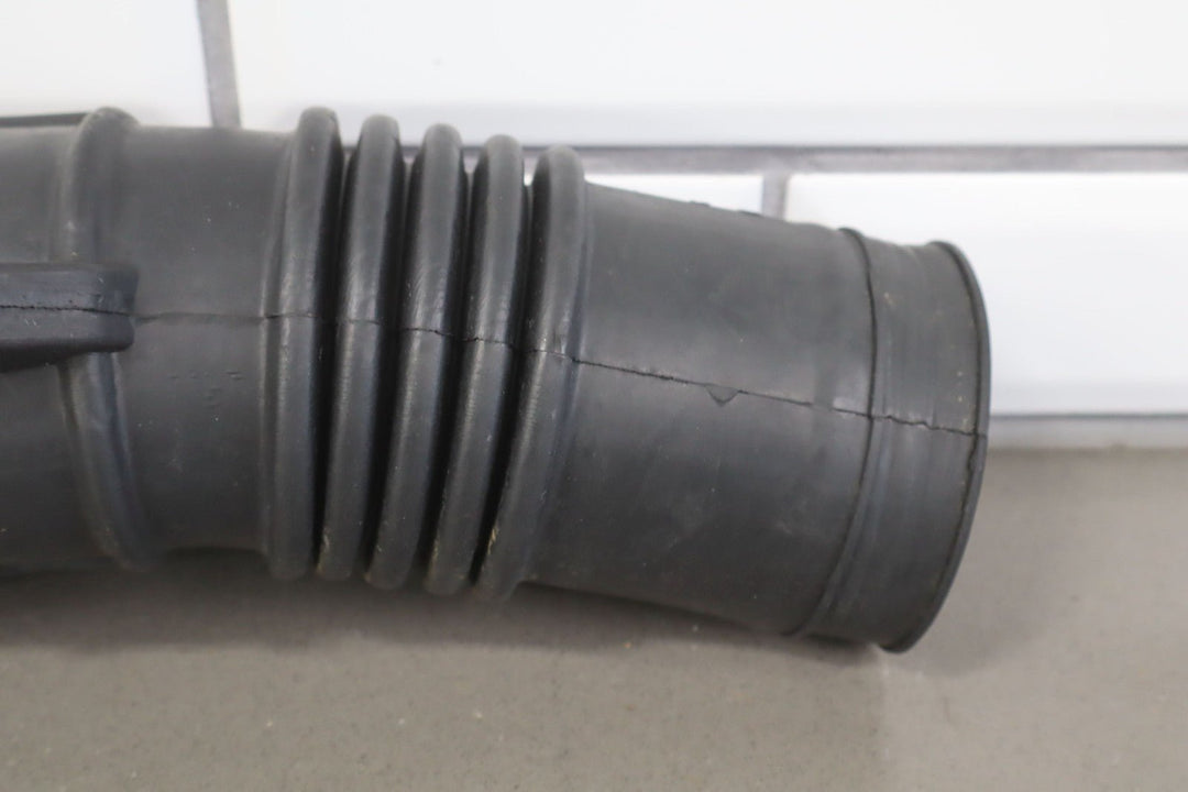 93 - 94 Toytoa Land Cruiser (1FZFE Engine) OEM Air Intake Tube Z17881 - 66080