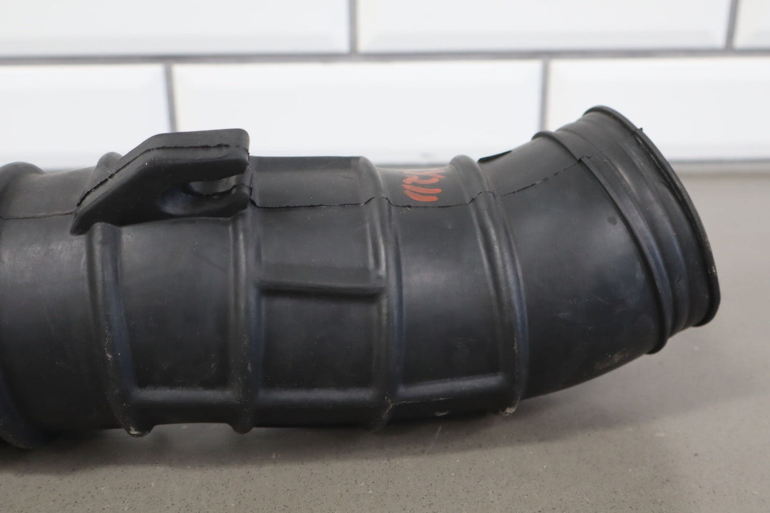 93 - 94 Toytoa Land Cruiser (1FZFE Engine) OEM Air Intake Tube Z17881 - 66080