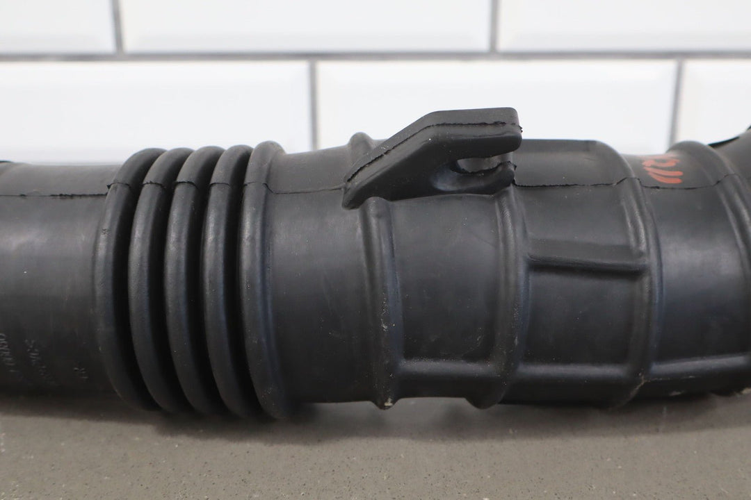 93 - 94 Toytoa Land Cruiser (1FZFE Engine) OEM Air Intake Tube Z17881 - 66080
