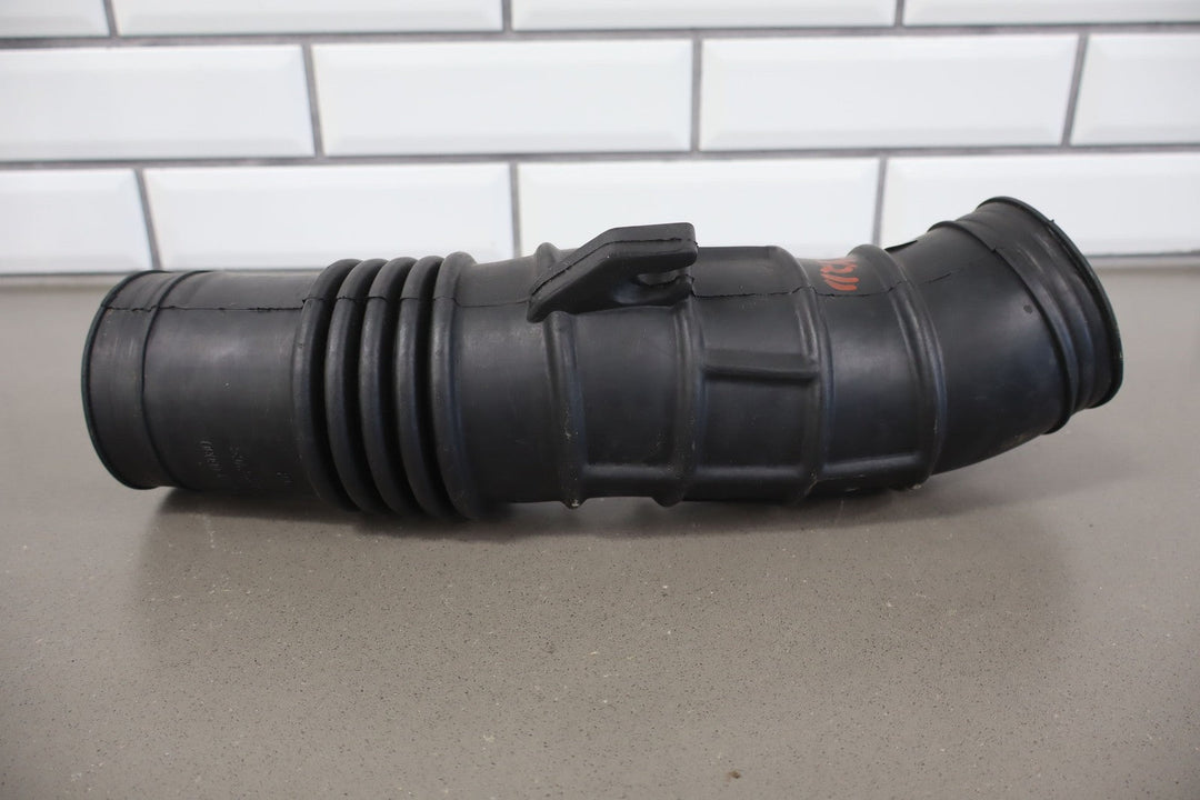 93 - 94 Toytoa Land Cruiser (1FZFE Engine) OEM Air Intake Tube Z17881 - 66080
