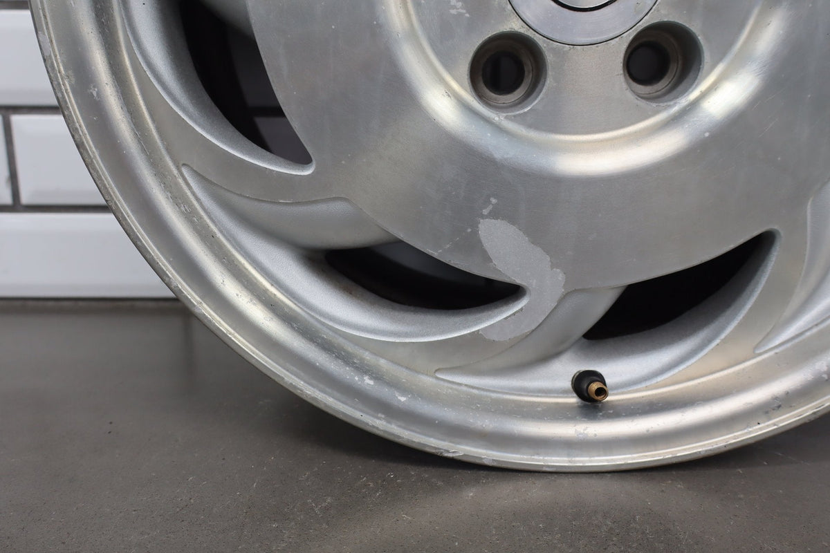 94-96 Chevrolet Corvette C4 17x9.5 Left Alloy Wheel- 10214046 Clear Peeling