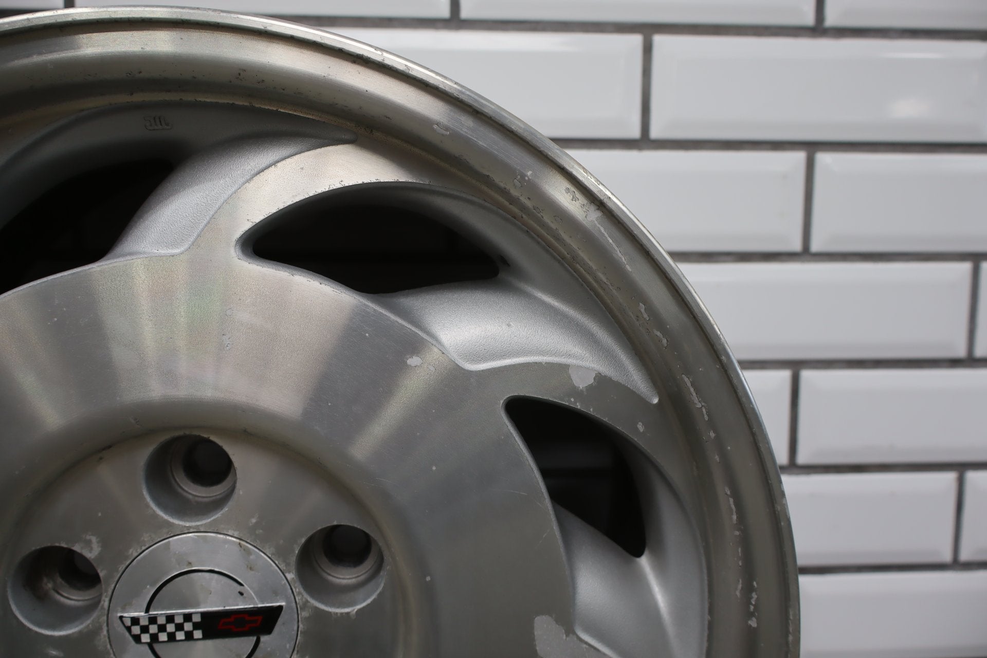 94-96 Chevrolet Corvette C4 17x9.5 Left Alloy Wheel- 10214046 Clear Peeling