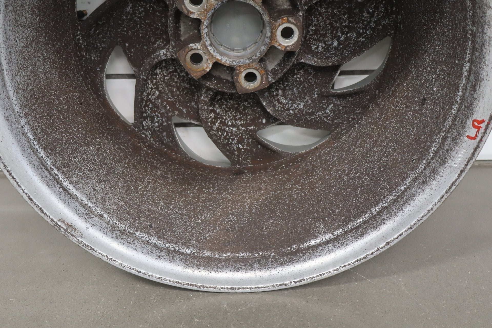 94-96 Chevrolet Corvette C4 17x9.5 Left Alloy Wheel- 10214046 Clear Peeling