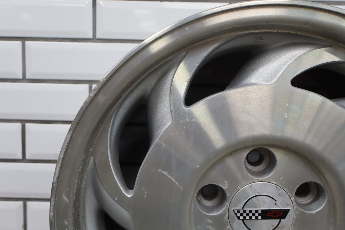94-96 Chevrolet Corvette C4 17x9.5 Left Alloy Wheel- 10214046 Clear Peeling