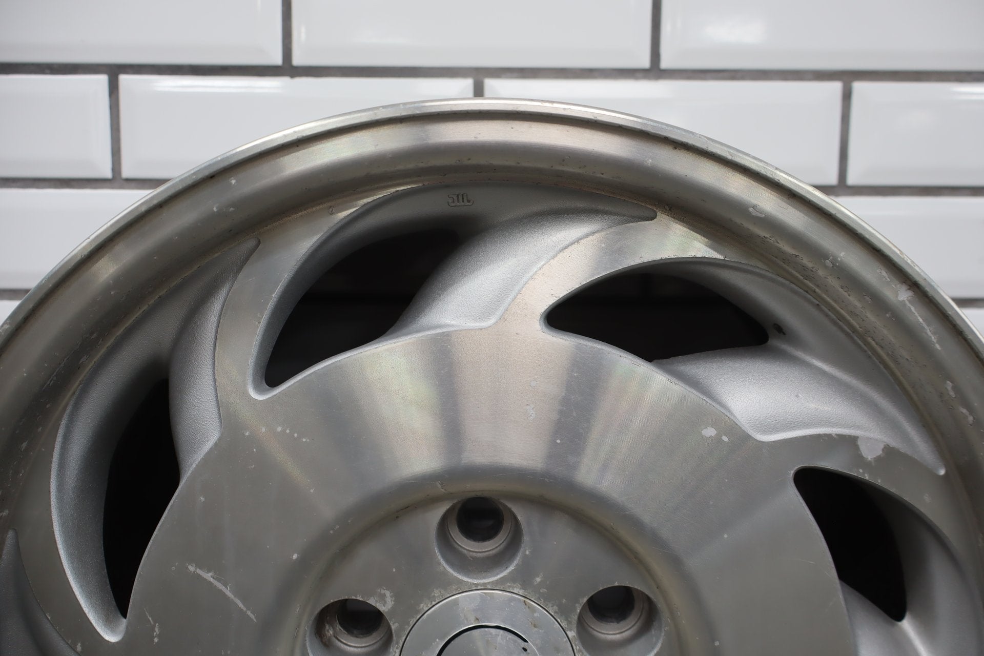 94-96 Chevrolet Corvette C4 17x9.5 Left Alloy Wheel- 10214046 Clear Peeling