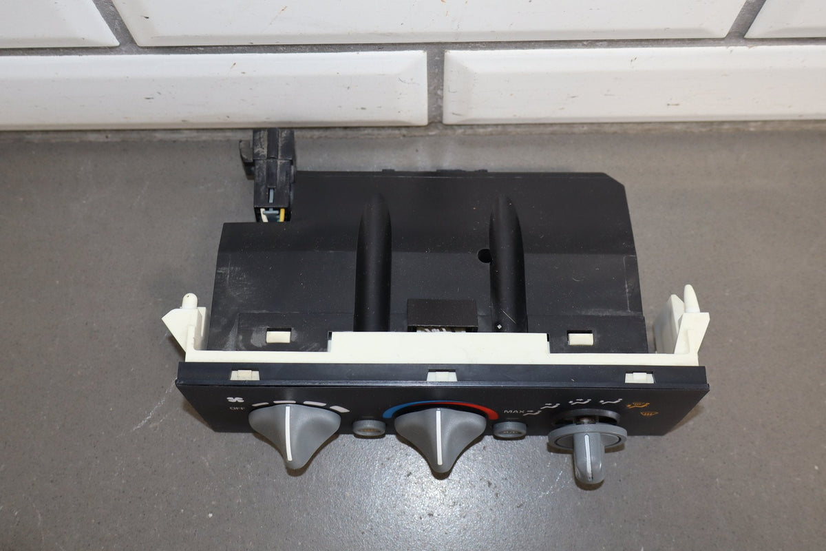 94-96 Pontiac Grand Prix Manual Climate Control Tested