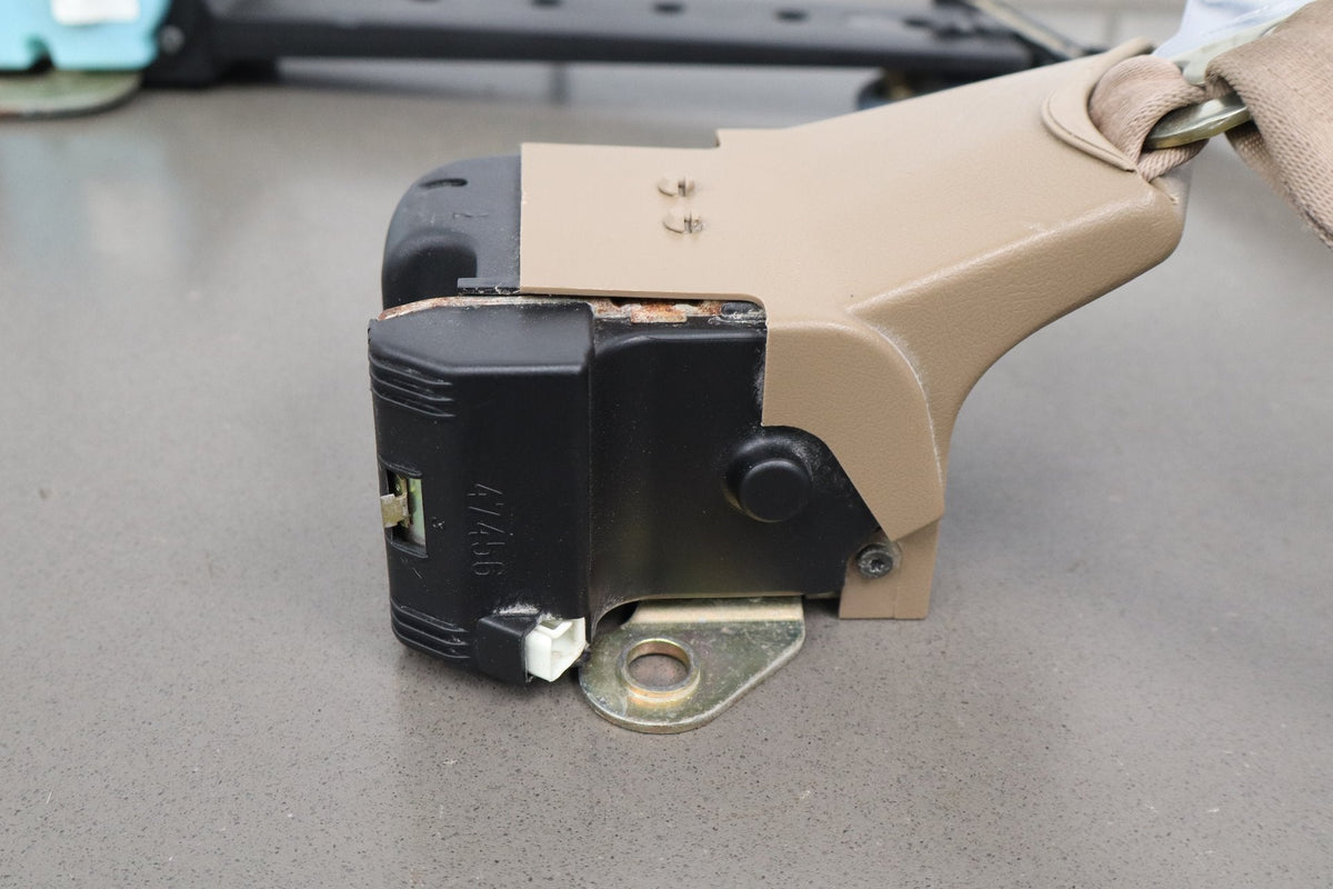 94-96 Pontiac Grand Prix Right Front Seat Belt (Beige 64)