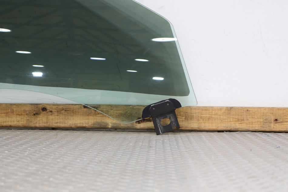 Right Front Door Window, 2015, Tesla, S