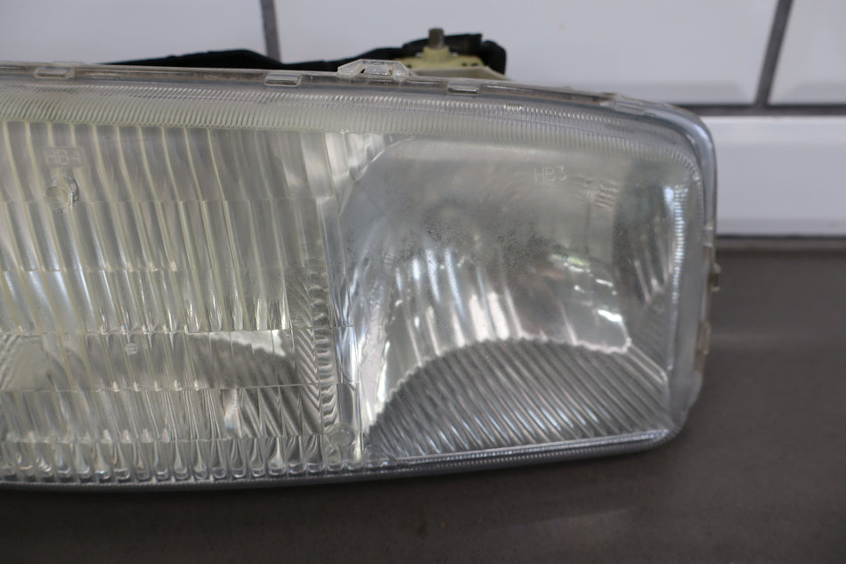 2006 GMC Sierra 1500- Right Headlamp