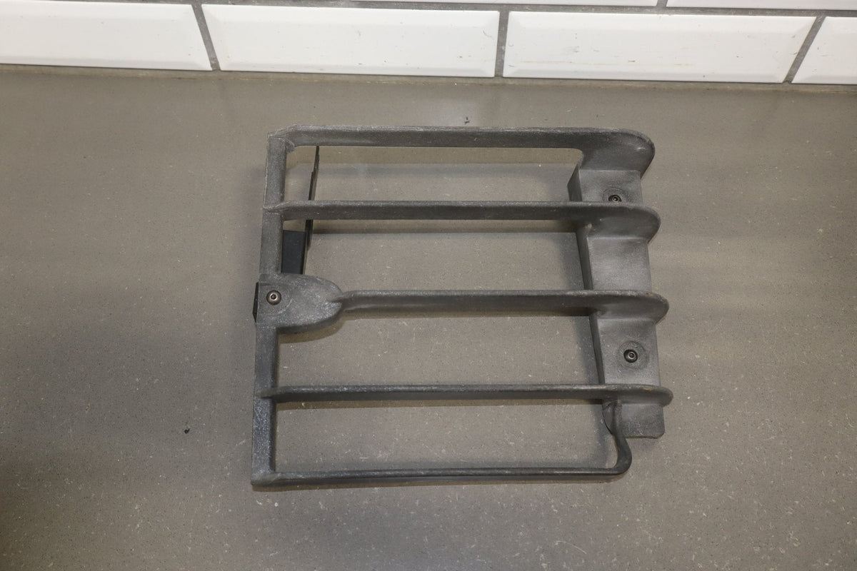 95-02 Land Rover Range Rover P38 Light Guard Genuine With Bracket And Hardware