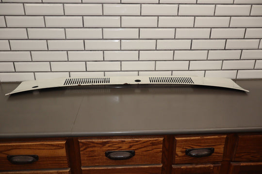 95 - 97 Land Cruiser 96 - 98 LX450 Metal Cowl Vent Panel (White 045)