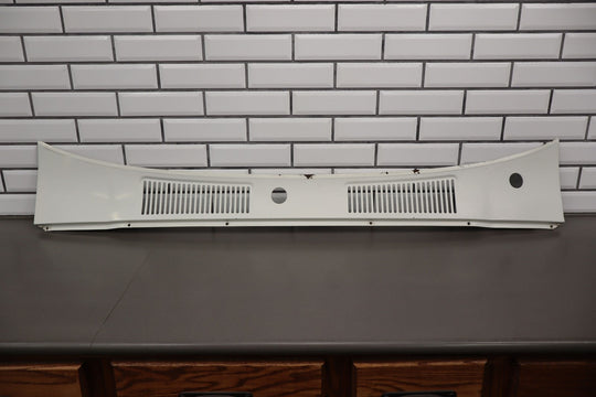 95 - 97 Land Cruiser 96 - 98 LX450 Metal Cowl Vent Panel (White 045)