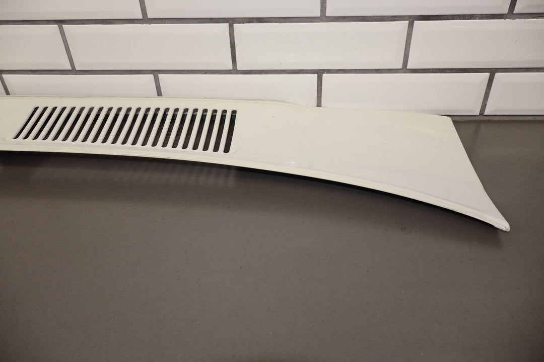 95 - 97 Land Cruiser 96 - 98 LX450 Metal Cowl Vent Panel (White 045)