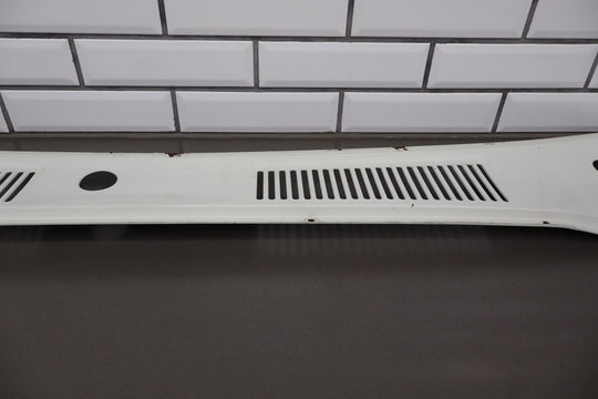 95 - 97 Land Cruiser 96 - 98 LX450 Metal Cowl Vent Panel (White 045)