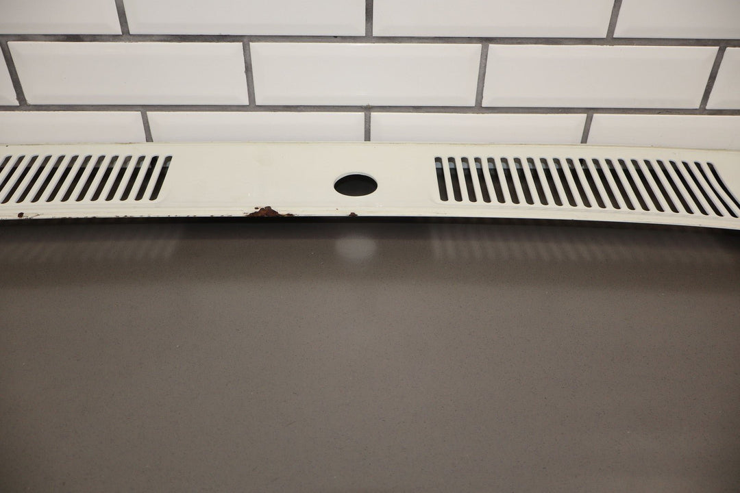 95 - 97 Land Cruiser 96 - 98 LX450 Metal Cowl Vent Panel (White 045)