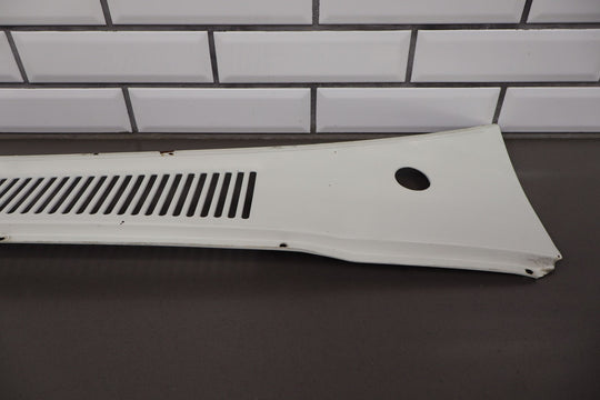 95 - 97 Land Cruiser 96 - 98 LX450 Metal Cowl Vent Panel (White 045)