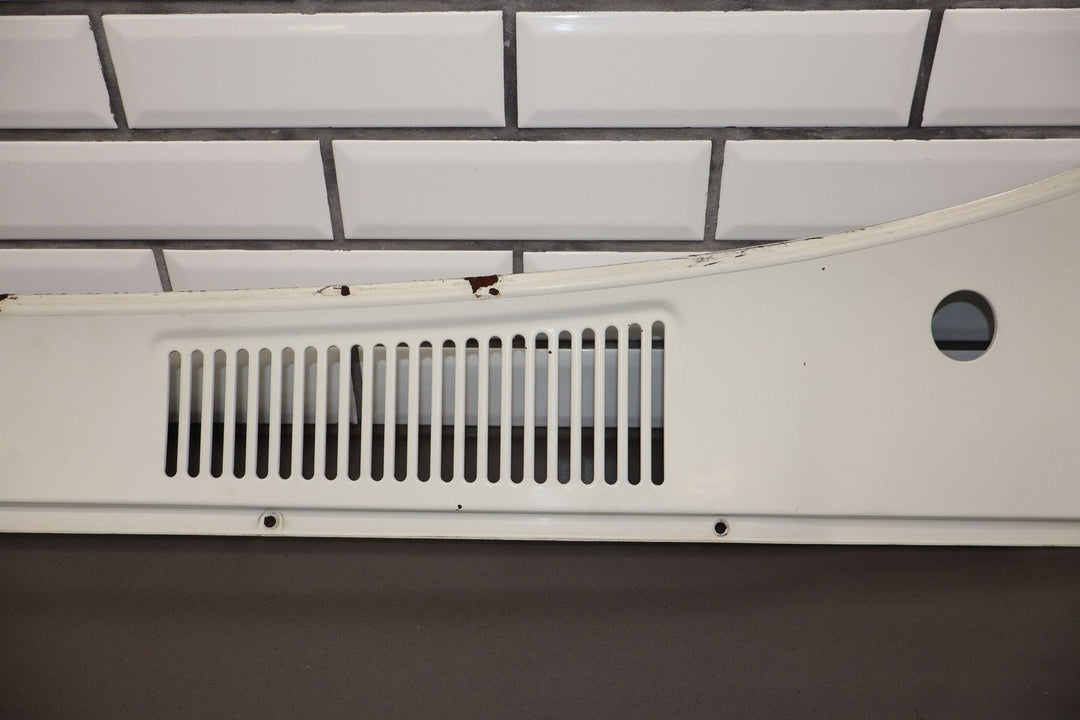 95 - 97 Land Cruiser 96 - 98 LX450 Metal Cowl Vent Panel (White 045)