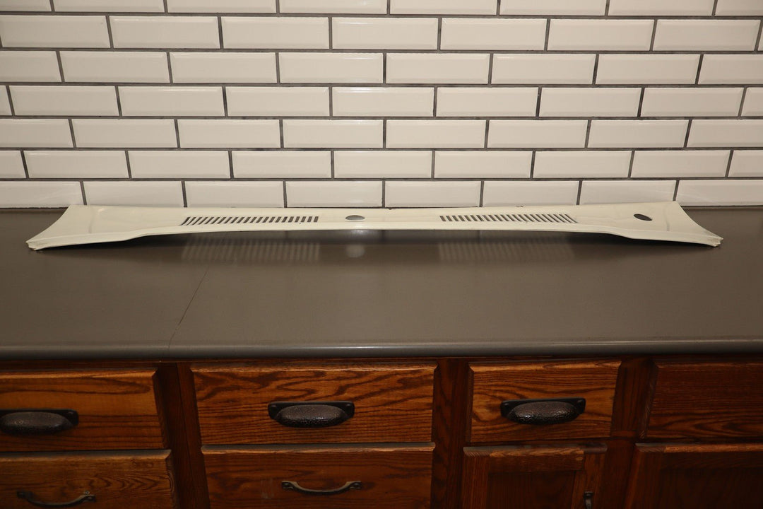 95 - 97 Land Cruiser 96 - 98 LX450 Metal Cowl Vent Panel (White 045)