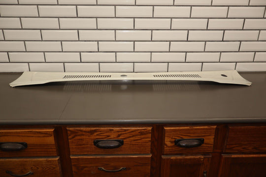 95 - 97 Land Cruiser 96 - 98 LX450 Metal Cowl Vent Panel (White 045)