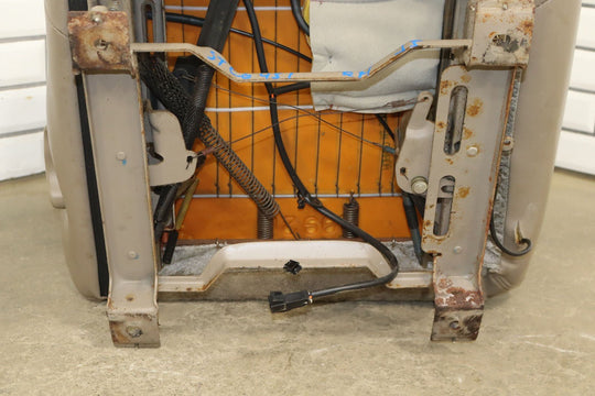 95 - 98 Chevy GMC C/K Truck GMT400 Right Front Seat Leather Neutral (522)