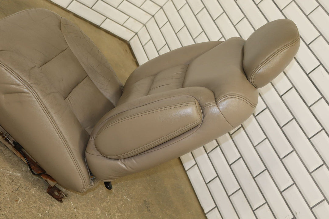 95 - 98 Chevy GMC C/K Truck GMT400 Right Front Seat Leather Neutral (522)