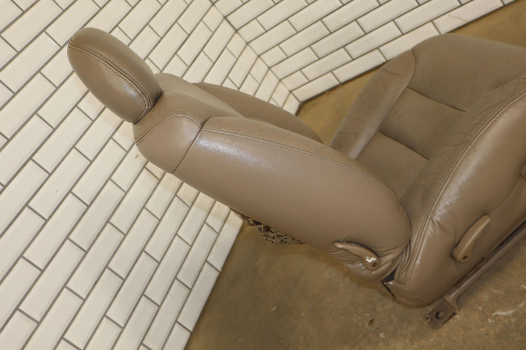 95 - 98 Chevy GMC C/K Truck GMT400 Right Front Seat Leather Neutral (522)